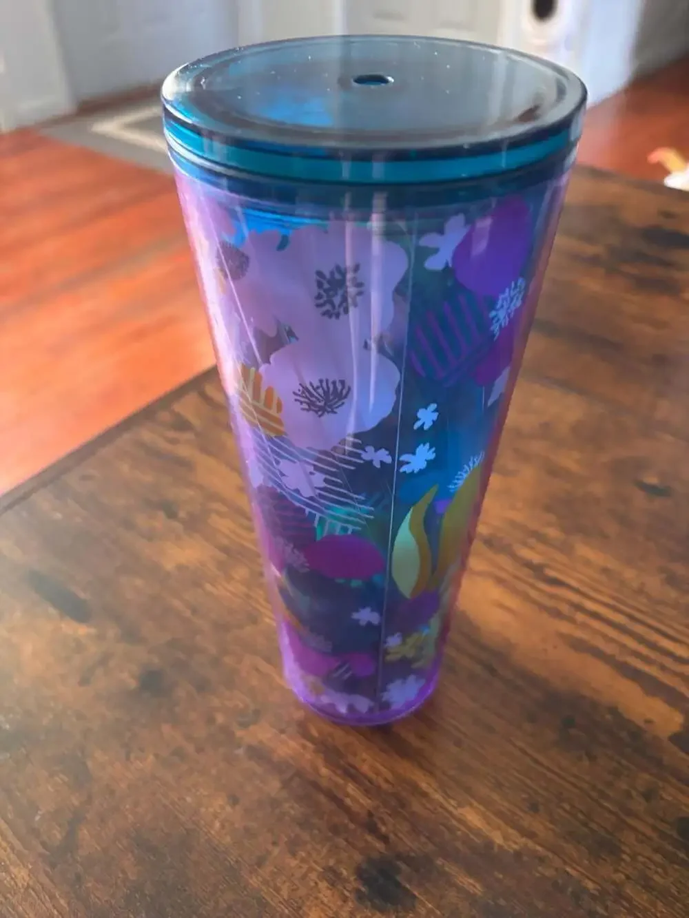 Starbucks Purple Floral Wave Venti Cold Cup Tumbler 24 fl oz